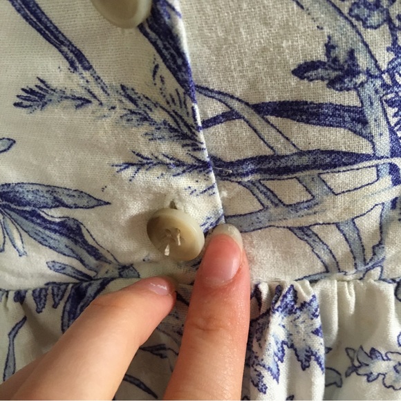 H&M Delft Blue and White Linen Landscape Toile Dress - Picture 4 of 11